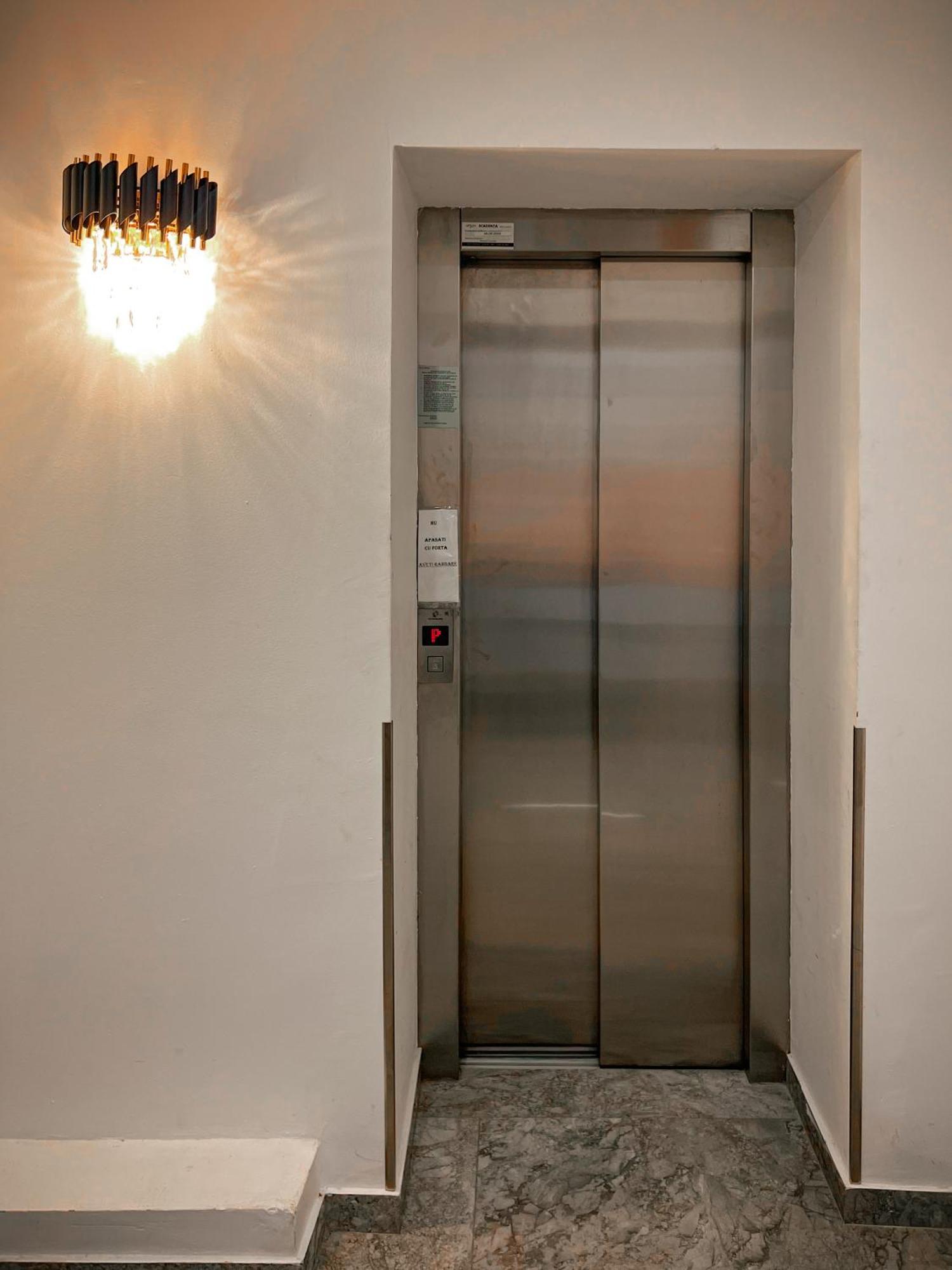 Hotel Neon Timisoara Luaran gambar