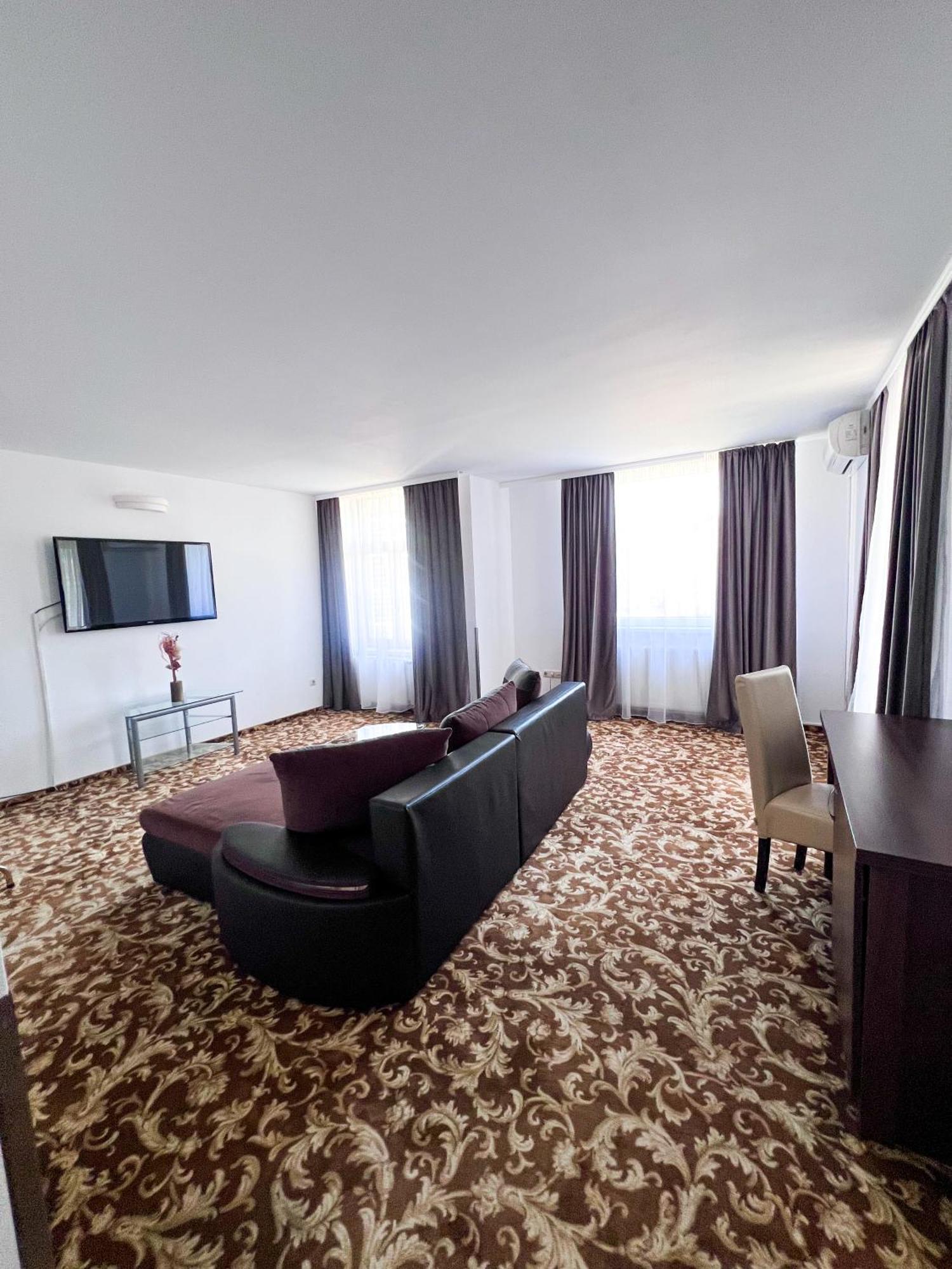 Hotel Neon Timisoara Luaran gambar