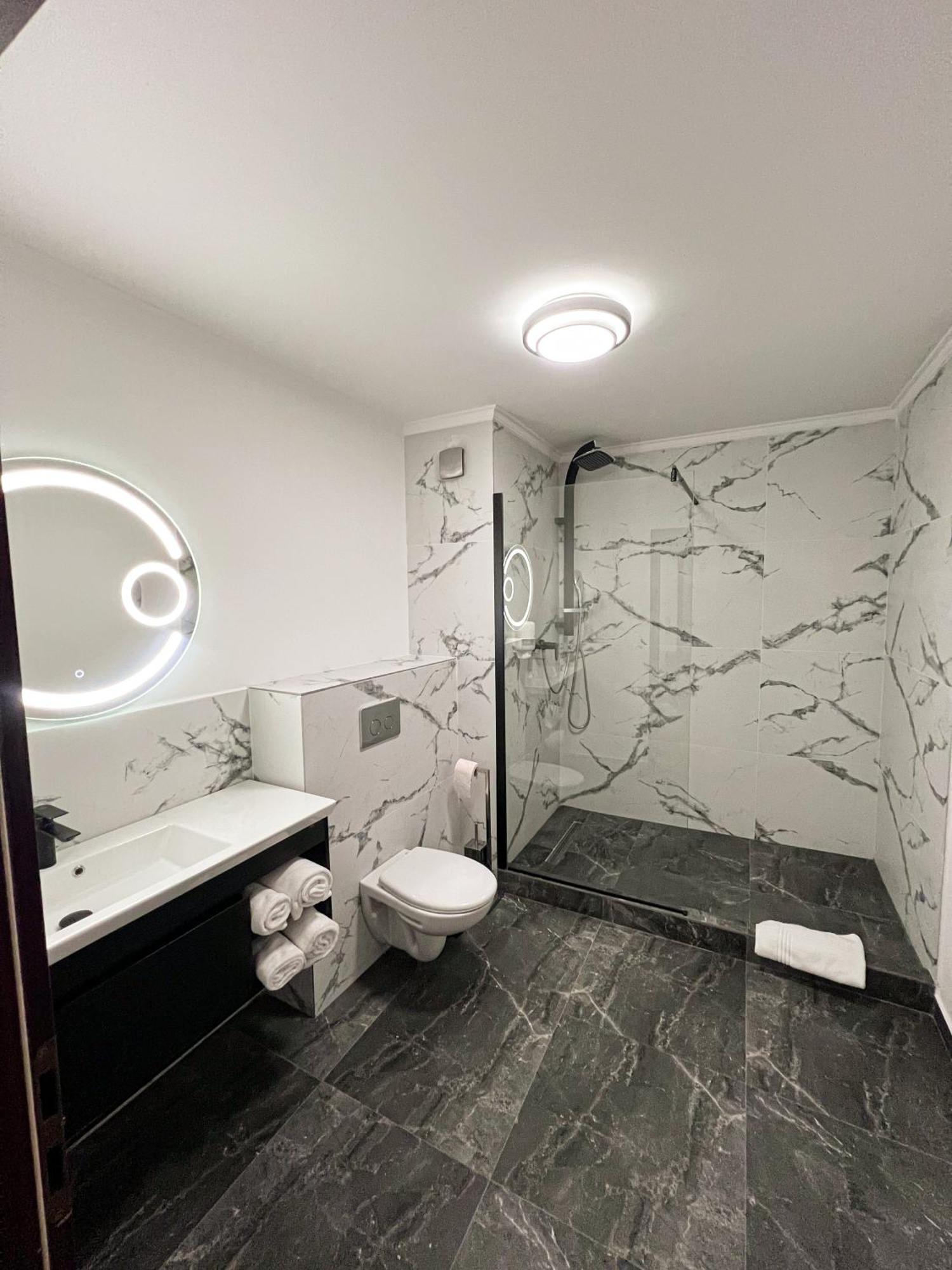 Hotel Neon Timisoara Luaran gambar