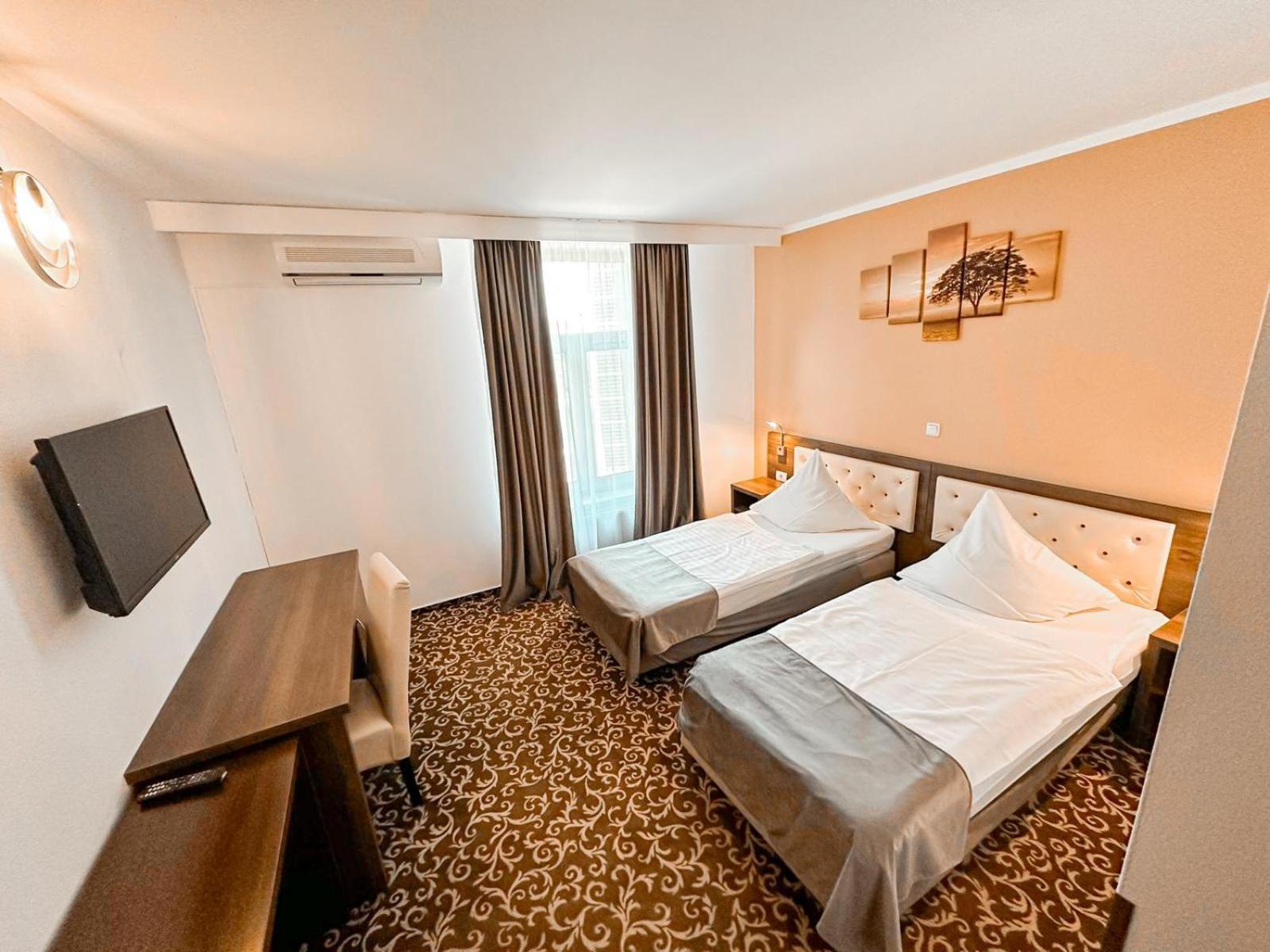 Hotel Neon Timisoara Luaran gambar
